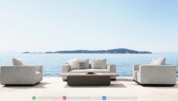 Kursi Lounge Jati Santorini untuk indoor, nyaman dan elegan. Desain modular dengan bantalan empuk dan pilihan warna netral untuk ruang keluarga Anda.