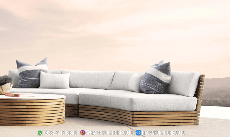 Tahiti sofa jati outdoor 2 dudukan dengan desain garis horizontal minimalis dan bantal tahan cuaca