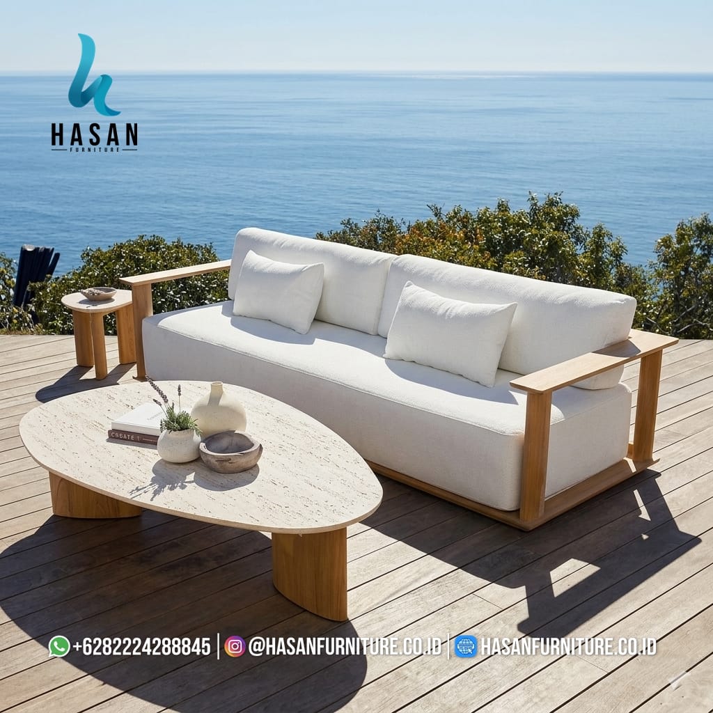 Sofa 3 dudukan seri Newport dari kayu jati solid Grade A dengan desain modern kontemporer dan bantal quick-dry untuk luar ruangan