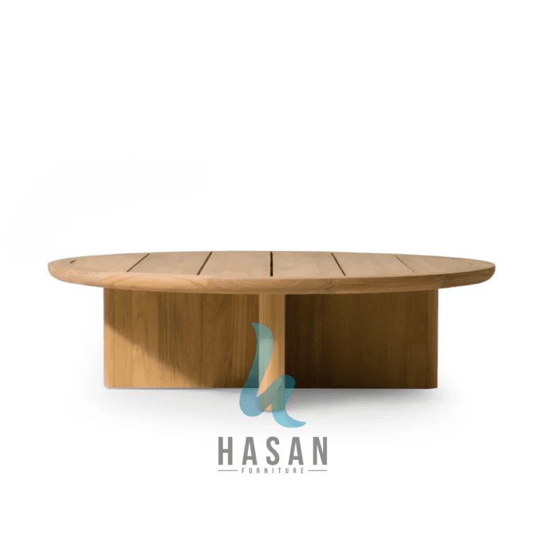 Tampilan atas meja kopi jati bundar dengan permukaan kayu natural