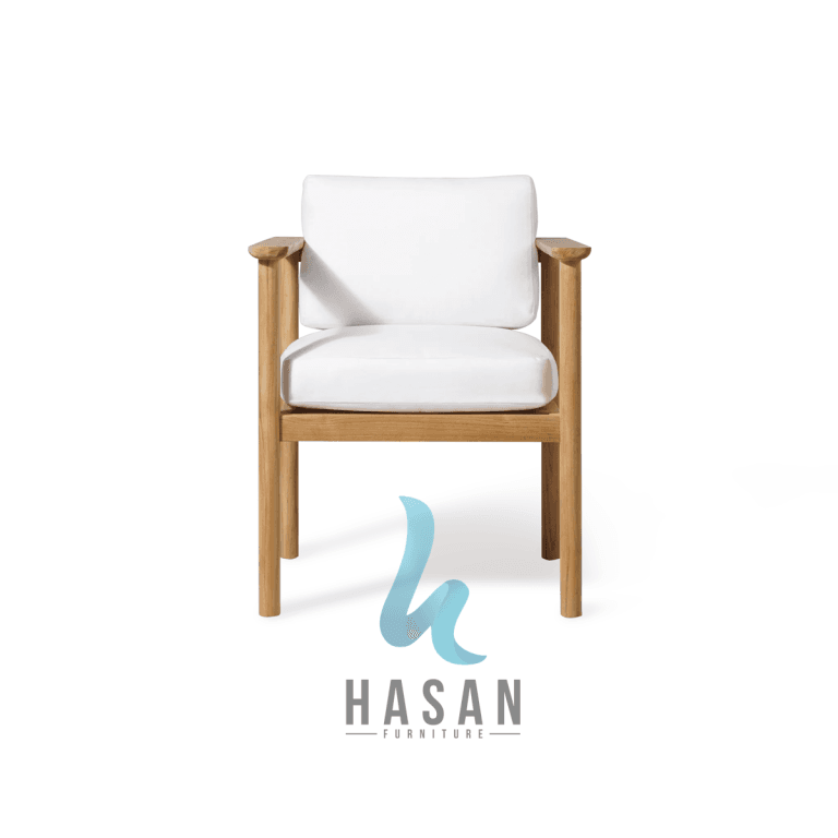 Kursi makan jati minimalis tampak depan dengan bantalan putih