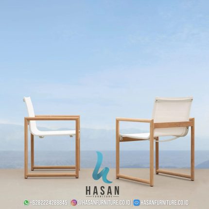 Kursi makan Breeze jati minimalis nampak di luar ruangan