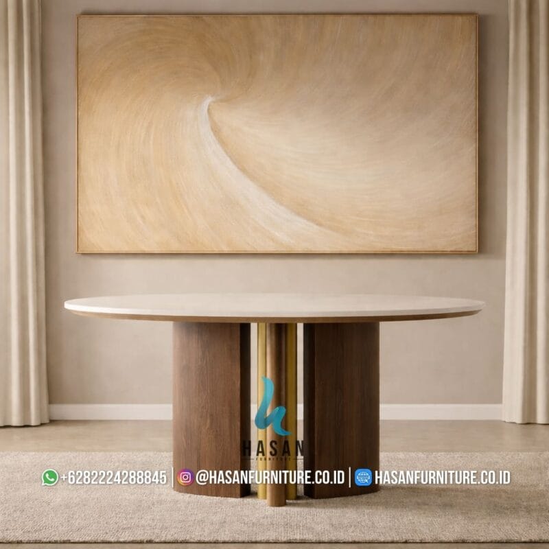 Desain interior ruang makan mewah dengan meja makan bundar