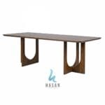 Detail konstruksi kaki pilar berlapis yang kokoh dan masif pada furniture kayu jati